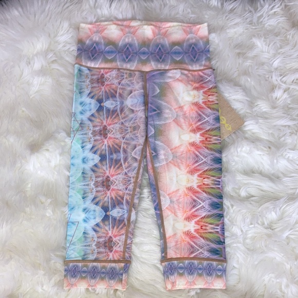 NIYAMA SOL Dandelion Beachcomber Capri Leggings M - Picture 4 of 16